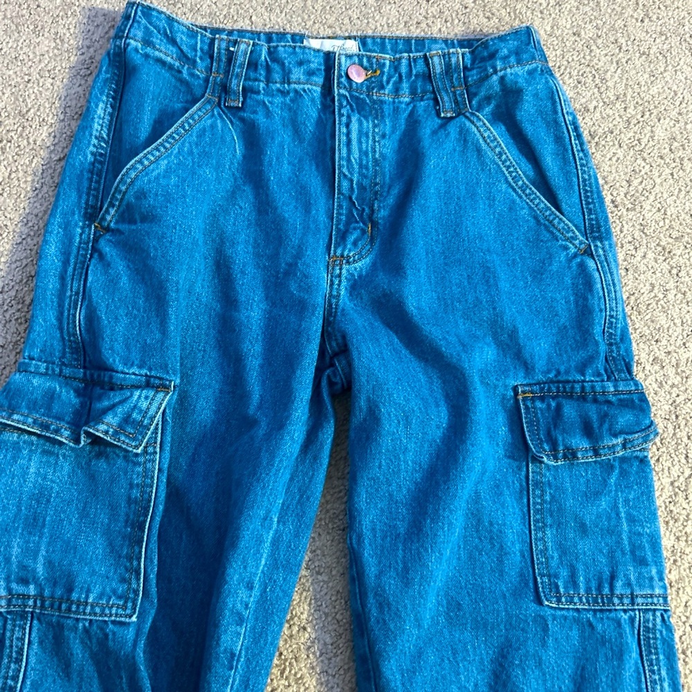 Cute boyfriend jeans! Slightly used but in amazing shape!